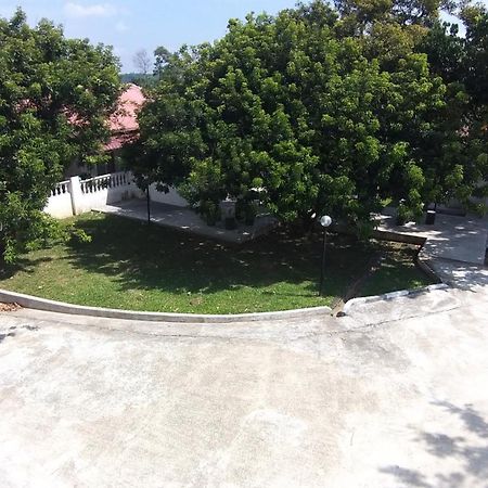 Seri Dusun Sepang Homestay & Event Space Kültér fotó
